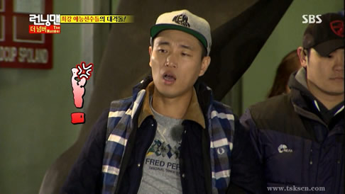 running man131201 E174开场飞行椅,全部湿身的节奏！