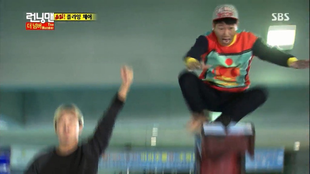 running man131201 E174开场飞行椅,全部湿身的节奏！